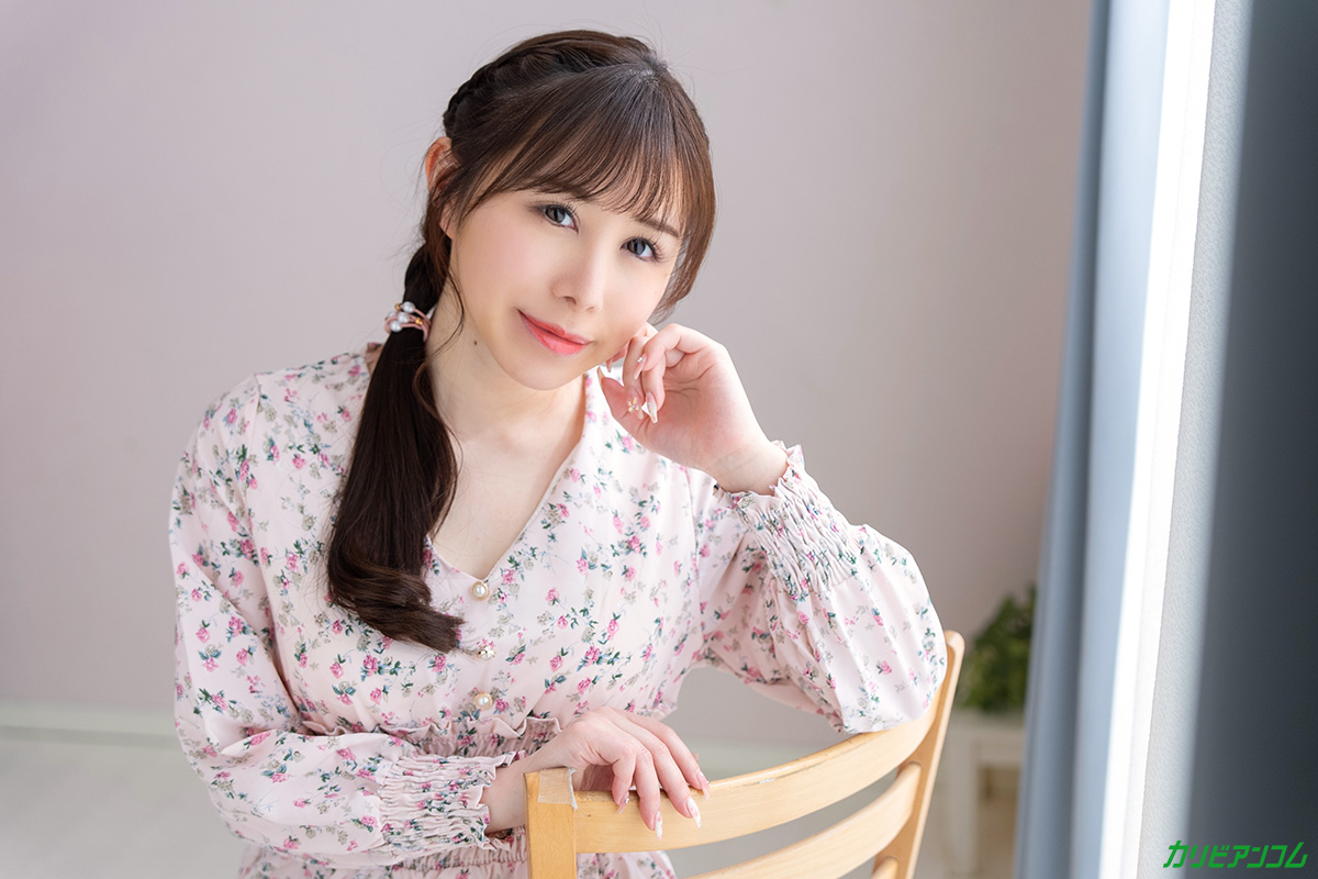 Debut Vol.103 ~エロポテンシャルを秘めたミステリアス美女~